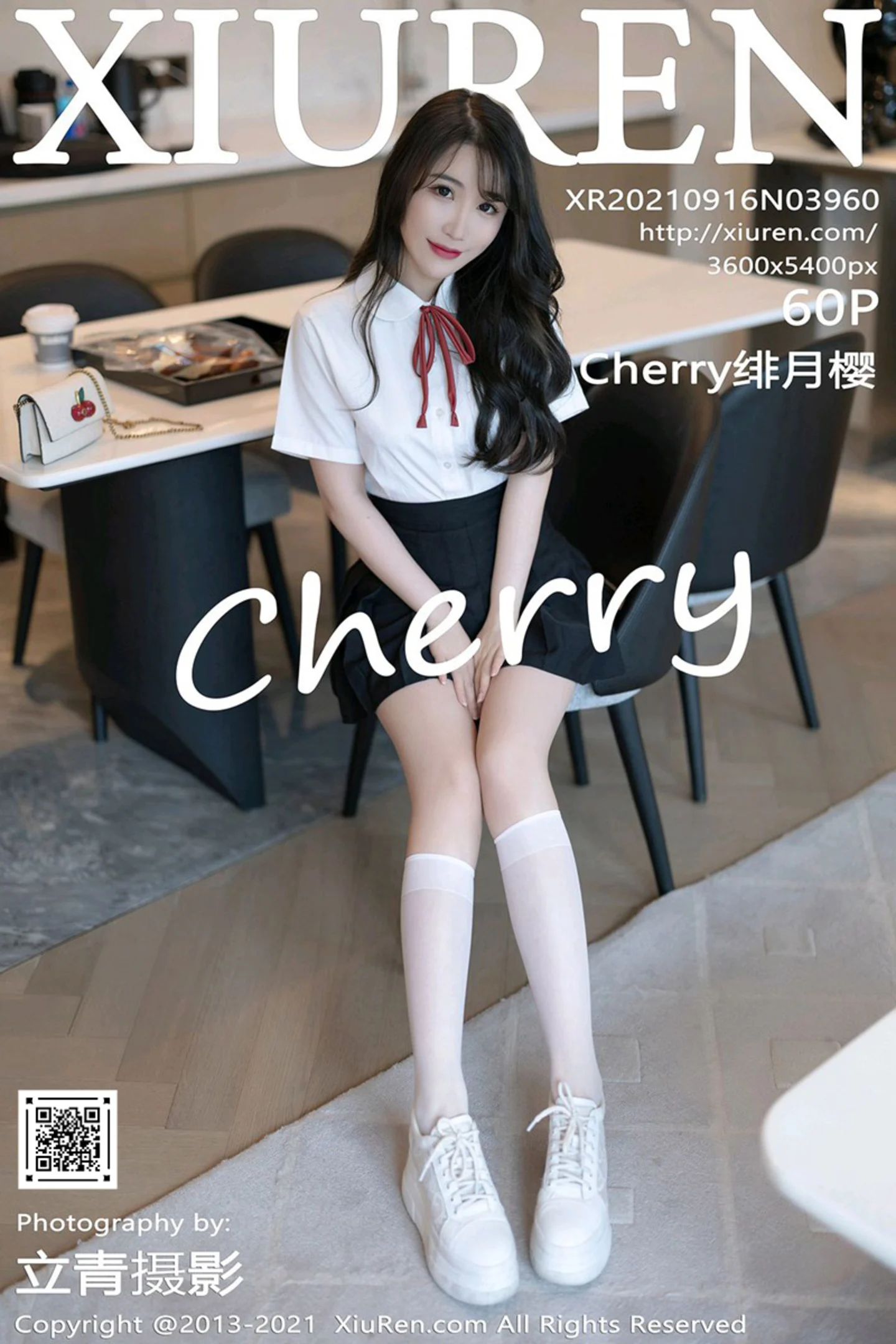 [XiuRen秀人网]VOL.3960 女神Cherry绯月樱深圳旅拍JK制服半脱露性感内衣完美诱惑写真60P-秀人网官方网站